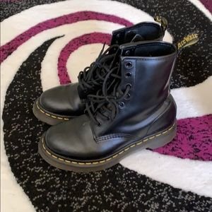 Black size 6 Doc Martens style 1460! Smooth black